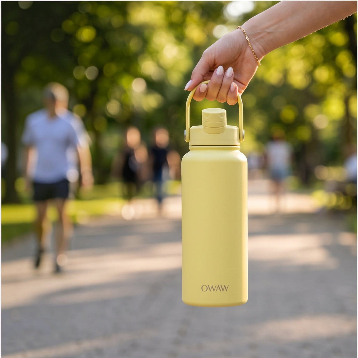 OWAW Nomade 32oz insulated water bottle in Citrus, front view